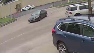 Caught on camera: Police search for 'bank jugging' suspect who stole money then ran over the victim