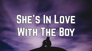 Trisha Yearwood - She's In Love With The Boy (Lyrics)