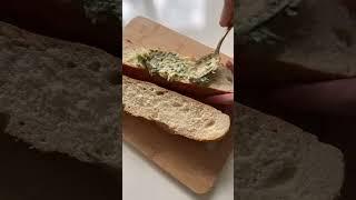 Garlic cheese bread  #saladlover #food #recipe #cookingchannel #cooking #easyrecipe #cookingvideo