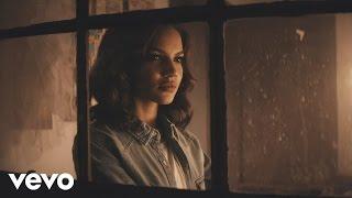 Leslie Grace - Cómo Duele el Silencio (Official Music Video)