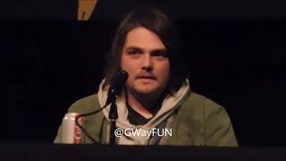 Sweet interaction between Gerard Way and father of a teenage fan