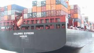 MS "Colombo Express" (Hapag Lloyd / 8750 TEU) am CTA