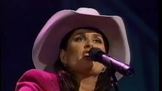 Terri Clark - Poor Poor Pitiful Me (Live at 1996 CMAs)