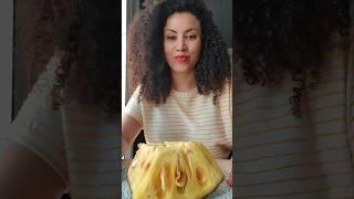 Eating Jack Fruit (the biggest fruit in the world) - Reunion Island