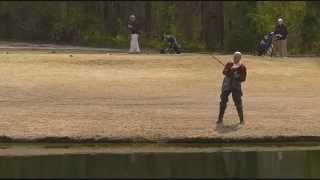 Bad Grandpa caught a fish (несносный дед поймал рыбу)