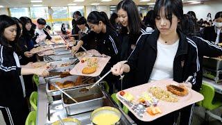 해외에서 난리난 세계 최고 수준의 예술고 급식 대량 생산 현장 / Korean School Lunch / Korean food