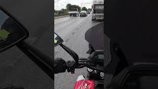 Çöp Kamyonundan Dışarıya Çöp Atan Temizlik Personeli - Bursa | Bajaj Dominar D 250