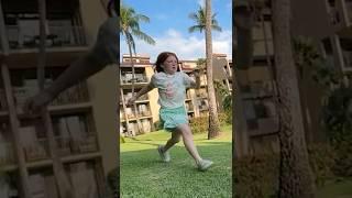 NiKO and ADLEY PARKOUR TRiCKS OFF PALM TREES!! ️ who did it best?? sick jumps on family vacation!
