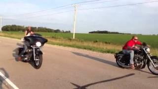 1250cc sportster vs 131" street glide drag race