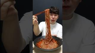 A very spicy naengmyeon Korean eating show