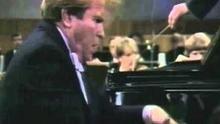 Grieg  - Piano Concerto A minor, Op. 16   Emil Gilels, piano / Paavo Berglund