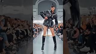 Supermodels first famous runways that they became famous from #supermodel #catwalk