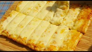 Cheesy Garlic Bread with Easy Garlic Sauce Recipe