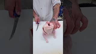 Split whole chicken in half #butcher #chicken #splitchicken #quick #easy #sharpknives #butchering