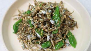 Make stir-fried shishito peppers and dried anchovies in five minutes