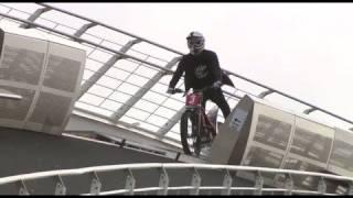 Julien Dupont Vs The Gateshead Millennium Bridge | Bike