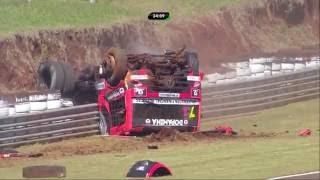 Fórmula Truck 2016. Autódromo Zilmar Beux de Cascavel. Debora Rodrigues Huge Crash Flip