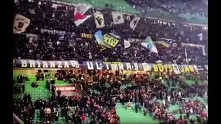 Curva Nord Milano in azione mentre lo stadio si svuota…  (Milan-Inter 07/11/2021)