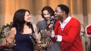 Wayne Brady sings "This Christmas" on the Fran Drescher tawk show