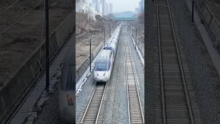 천안아산역 인근 KTX-산천 중련 고속통과