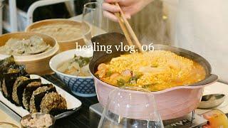 Winter in Korea: Cooking Korean Army Stew + Blueberry Scone, Visit to Aesthetic Cafe | WAKEUP QQ