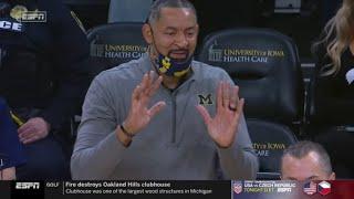 Michigan coach Juwan Howard picks up live ball and gets a technical foul
