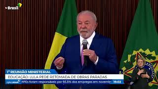 Lula pede retomada de obras paradas