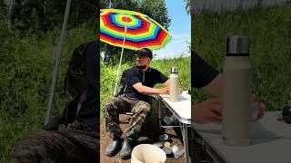 Закон рыбалки , сел кушать жди поклевки . #рыбалка #ржака #законрыбалки