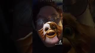 Gizmo singing