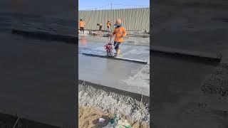 #Concrete pouring is constructed using concrete floor gasoline leveling ruler#Concrete vibrating rul