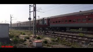 13308 Firozpur cantt - Dhanbad ''Ganga Satluj Express'' arrived at Shahjahanpur Junction...