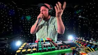 Dan Deacon - When I Was Done Dying (Live on KEXP)