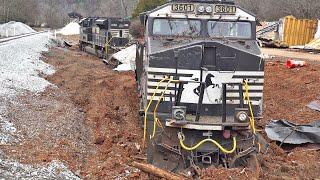 What Happened to these DERAILED Locomotives?