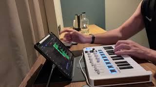 Looping with Arturia Minilab 3 + Logic Pro for iPad + Korg Gadget