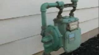 Home Inspector Austintown OH Shows Gas Shut Off During A Home Inspection