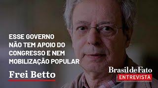 “O Governo Lula tem duas tornozeleiras eletrônicas” | Frei Betto no BdF Entrevista