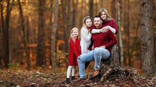 Family Pictures in an Outdoor Forest Theme | Winter Portrait Photography with a Family of Four