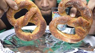 ASMR AUNTIE ANNE'S CINNAMON SUGAR PREZTEL MUKBANG | (EATING SOUNDS) NO TALKING | BLU ASMR