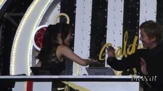 [Fancam] MC Nicole (Kara) tries to hit trolling MC Yonghwa (CNBlue) [Golden Disk Awards 2013]