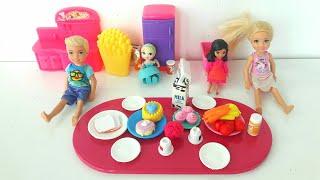 Polly Pocket Annesi Babası Uyurken Kahvaltı Sürprizi Yapıyor