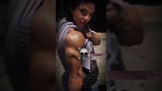 Fbb female bodybuilder super tríceps