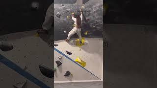 Use your left hand ) short climber’s short