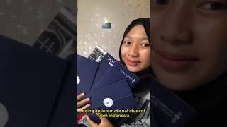 Unboxing My University of Toronto Acceptance Letter!  | 1 Year Ago