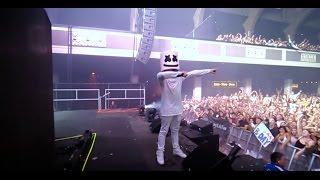 Marshmello and the Mellogang do the biggest mannequin challenge at the Shrine