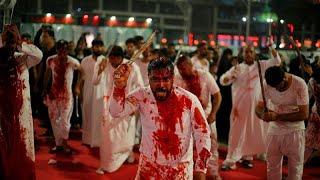 Hundreds of thousands of pilgrims thronged for the Shiite commemoration of Ashura