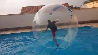 Fui na Bolha na piscina