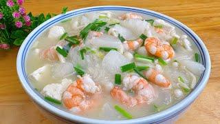 Warm Radish Soup for Winter : Delicious and Nutritious冬に飲む大根スープ：美味しくて栄養満点겨울에 마시는 무국: 맛있고 영양가 가득해요