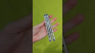 Baliplus tsunami clone flips #balisongflipping #balisong #flip #flipping