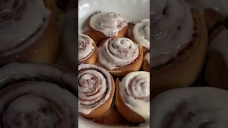 Cinnamon Rolls 🪵‍ #cinamonroll #cinnabons #yummy #recipe #glaze #creamcheese #easytomake