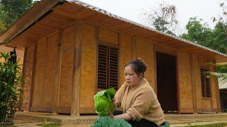 Trim a lot of broccoli to sell, Family wooden house - Cook a special meal